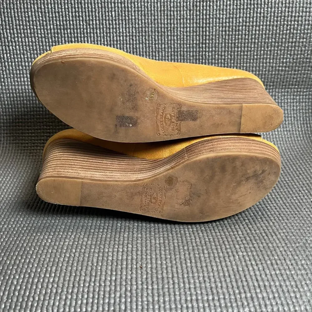 Lucky Brand Issy 2 Wedge Heels Womens 8.5M Yellow Leather Slip On Peep Toe‎